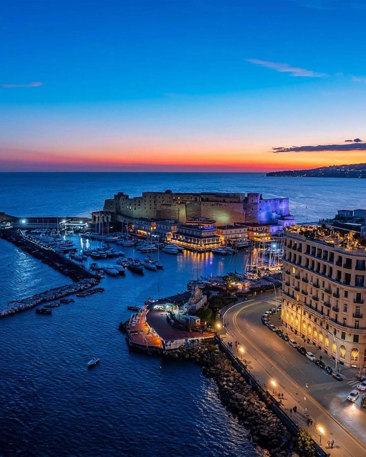 "Dint E Viche E Napule" Guest House Неаполь Екстер'єр фото