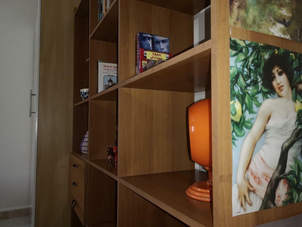"Dint E Viche E Napule" Guest House Неаполь Екстер'єр фото